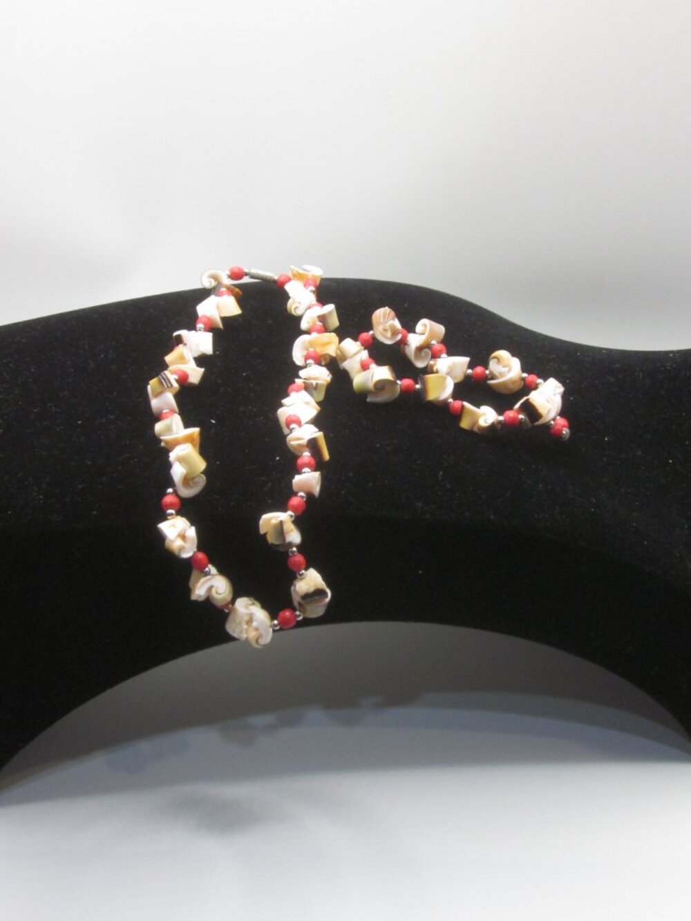 Shell Necklace & Bracelet - Picture 2 of 3